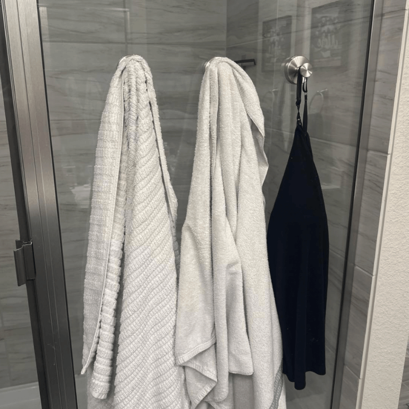 CalmCore™ Shower Hook