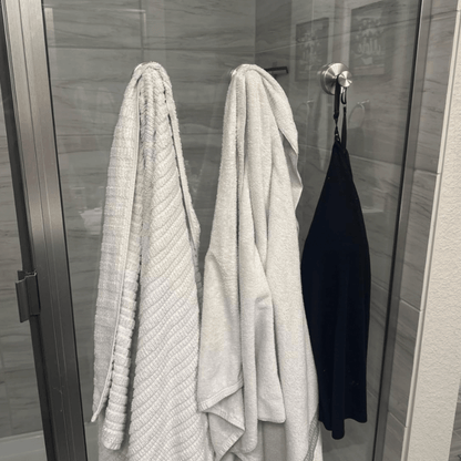 CalmCore™ Shower Hook
