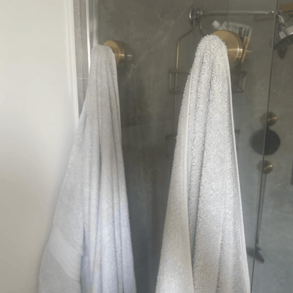CalmCore™ Shower Hook